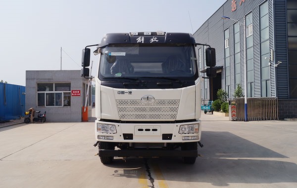 国VI 8T洗扫车YYD5181TXSC6（正前）