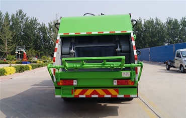 纯电动压缩式垃圾车 YYD5120ZYSCBEV（正后）