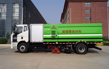 纯电动洗扫车YYD5182TXSCBEV（正左）