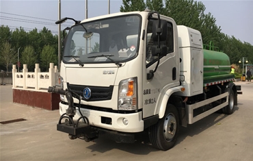 纯电动清洗车 YYD5120GQXBEV（左45°）