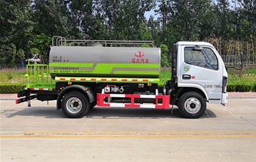 国六洒水车（10方）