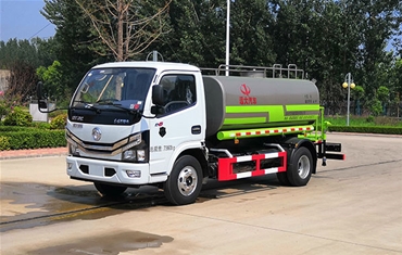 国六洒水车（10方）