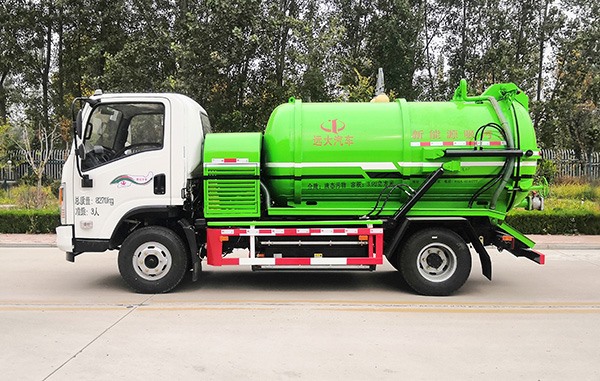 YYD5080GXWDBEV吸污车